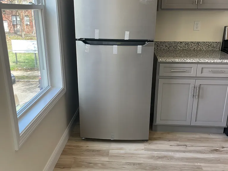 558 Winchester Ave — Photo 5