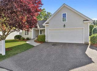 26 Compass Ct, Niantic, CT 06357