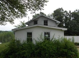 208 West St, Ware, MA 01082