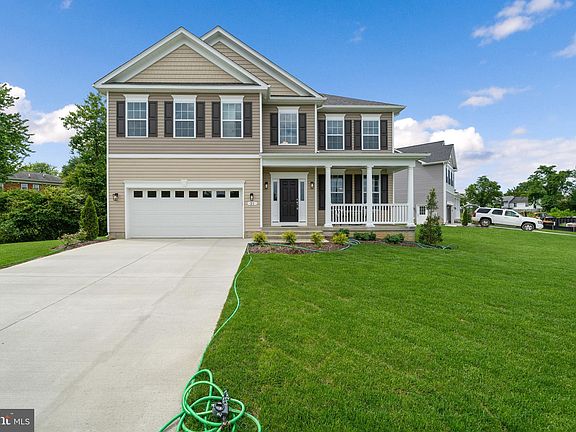 3rd image of 21 Candleberry Dr