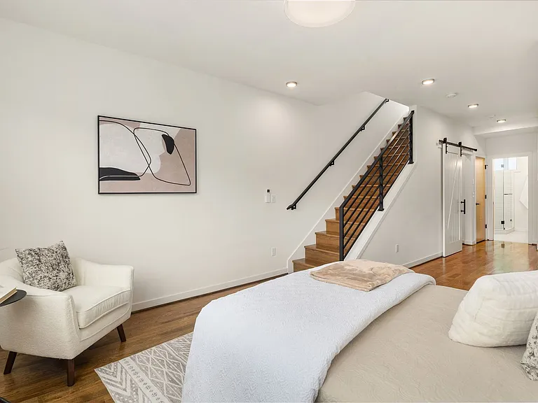 7439 Latona Ave NE — Photo 11