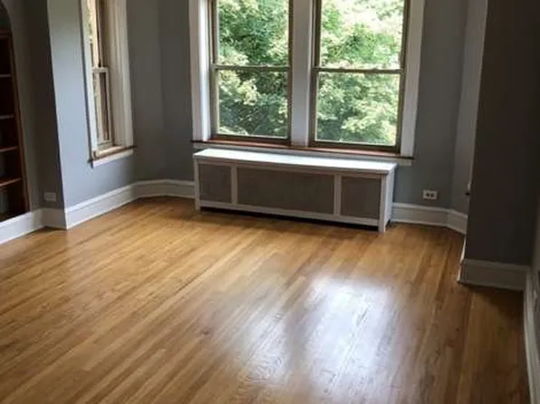 4845 Lee St APT 2, Skokie, IL 60077