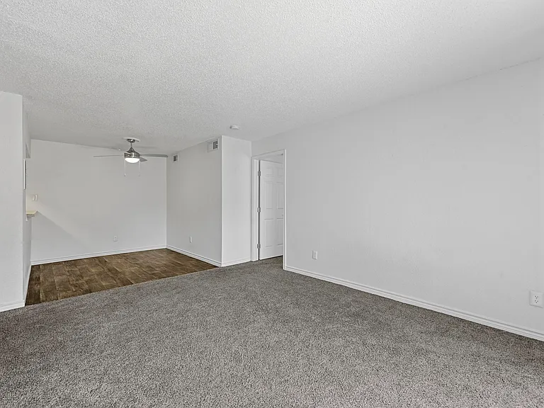 Spacious floorplan with easy access to kitchen