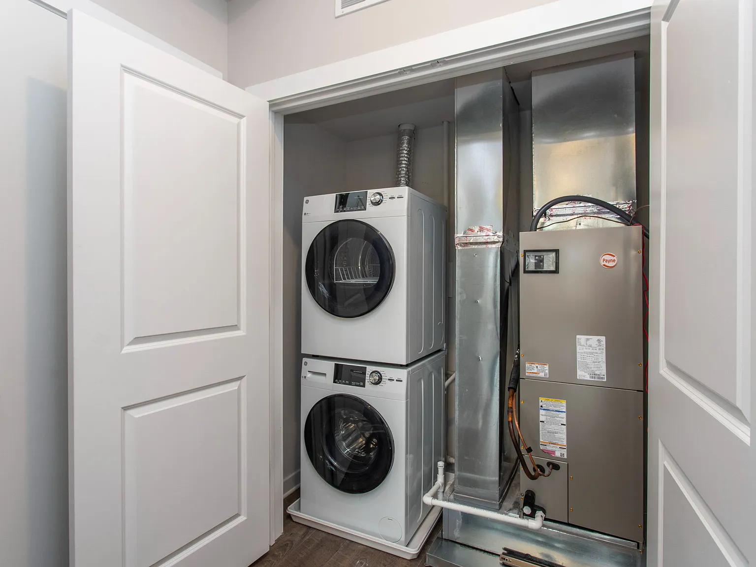 2 bed, 880 sqft, $1,750 — Photo 3
