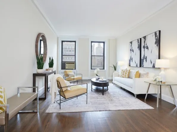 970 Park Avenue 8N image 1 of 6