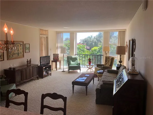 7400 Sun Island Dr S APT 203, South Pasadena, FL 33707
