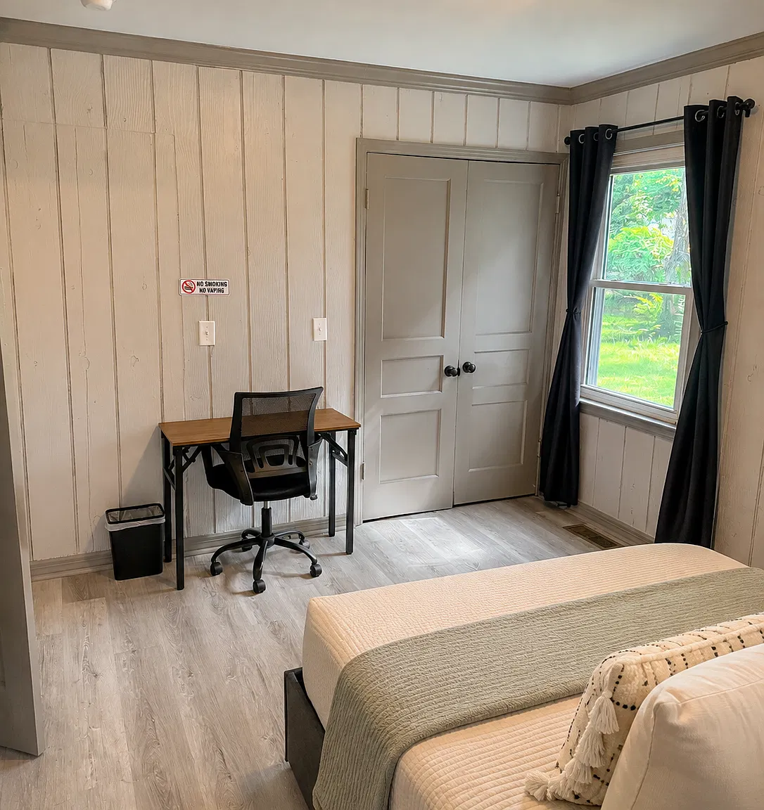 7 bed, 2100 sqft, $1,080 — Photo 3