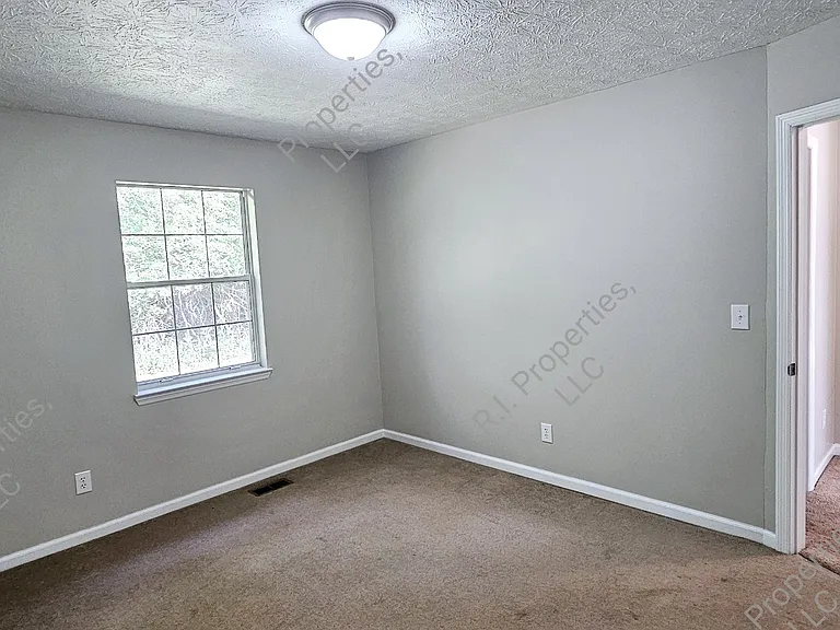 565 Highland Dr #3 — Photo 19