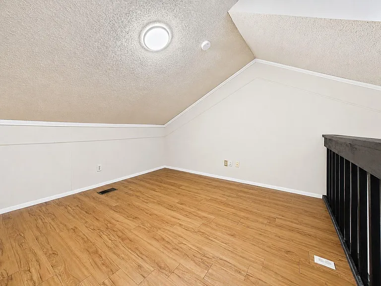 1905 San Gabriel St #206 — Photo 2