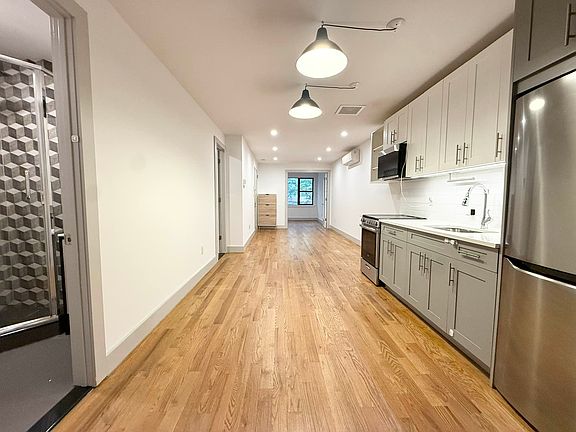 3rd image of 571 Gates Ave #2A