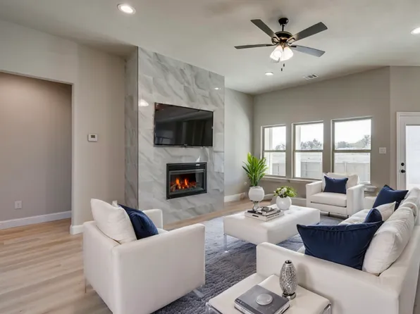 350 E Lamar St, Palmer, TX 75152