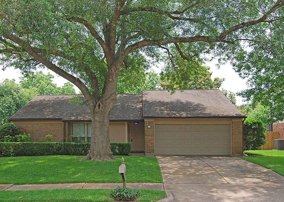 1st image of 2334 Trail Wood Ln
