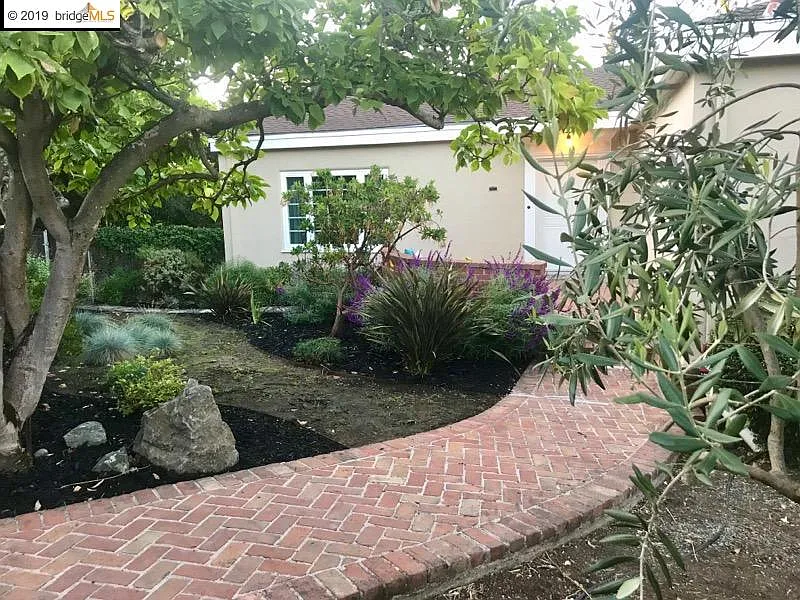 1320 Lake Chabot Rd photo 1