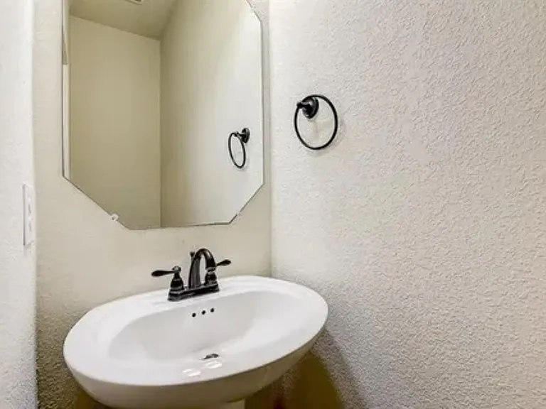 613 Cypress Hill Dr — Photo 9