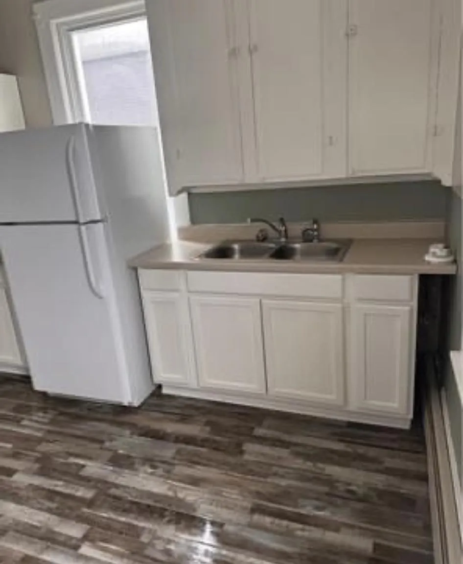 2 bed, 850 sqft, $950 — Photo 2