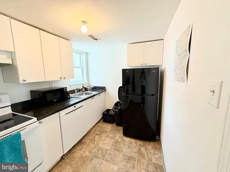1209 Locust St #3F — Photo 15