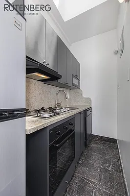 Rented by R New York | media 21