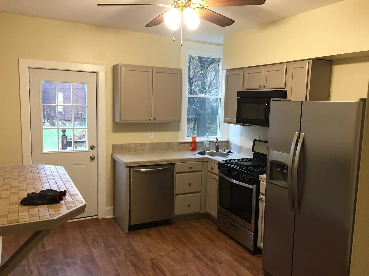 2 bed, 1200 sqft, $1,800 — Photo 1