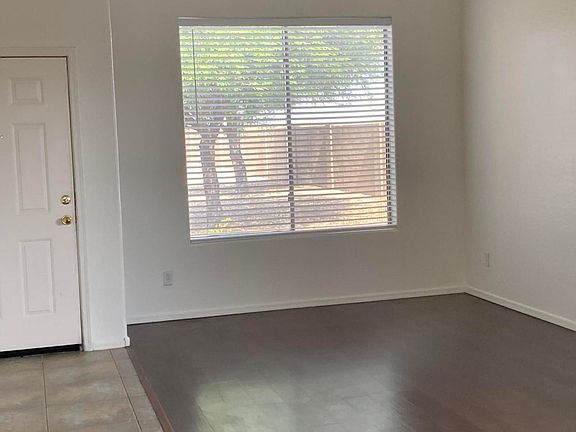 3rd image of 5819 N Laguna Ct