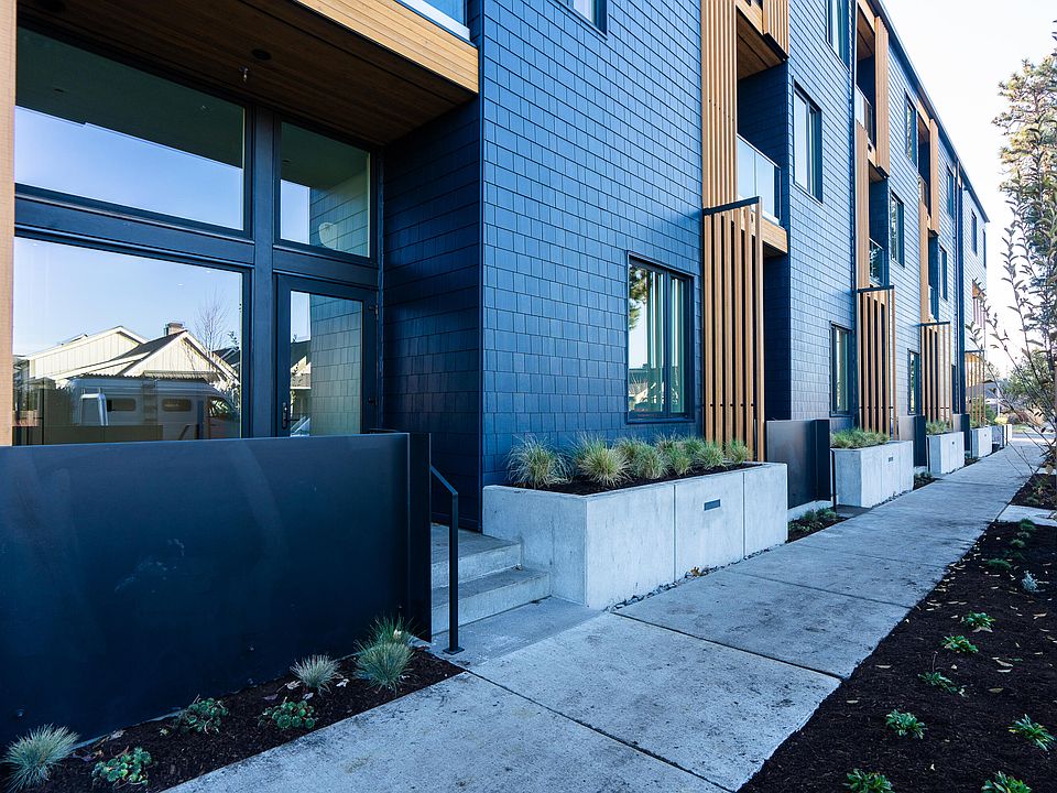1st image of 2745 NW Ordway Ave #108