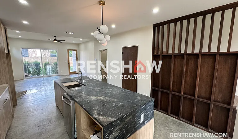 42 Angelus St — Photo 5