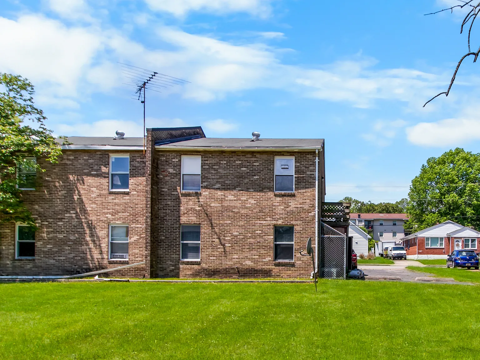 5307 Valiquet Avenue - A — Photo 4