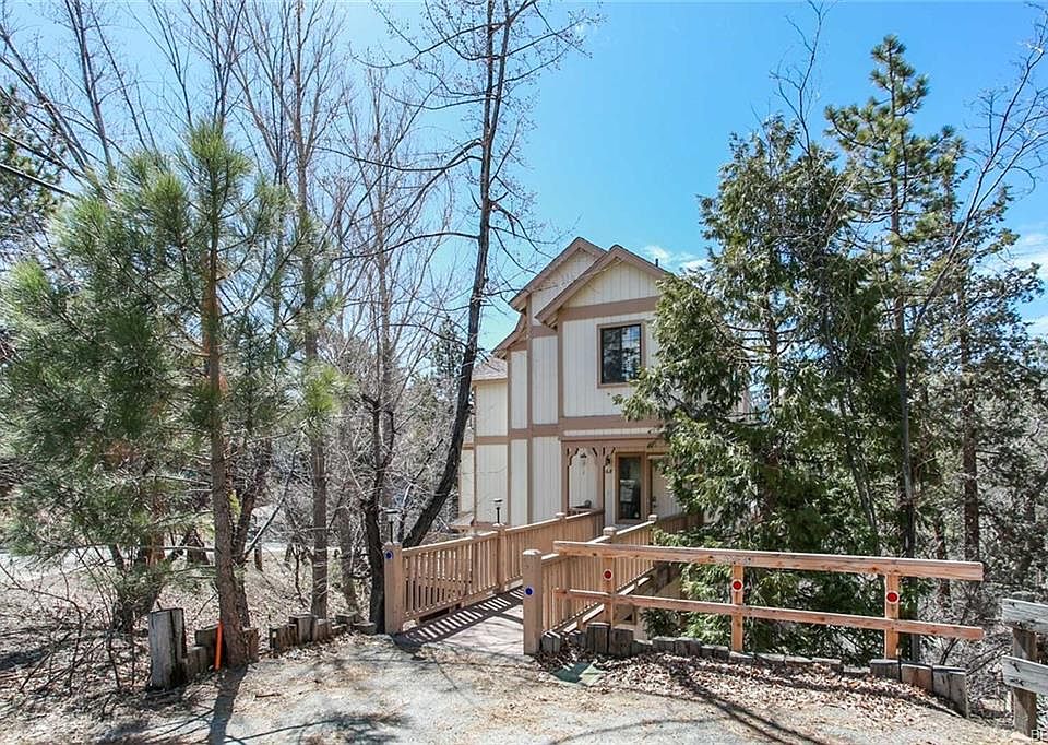 1st image of 568 Silvertip Dr