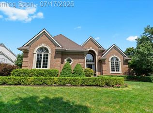 48051 Inveraray Rd, Canton, MI 48188