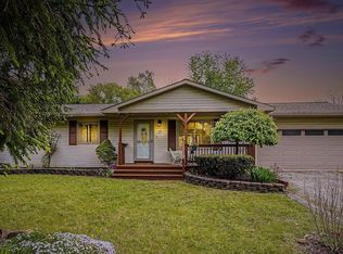 8249 Kimble Dr, Pinckney, MI 48169