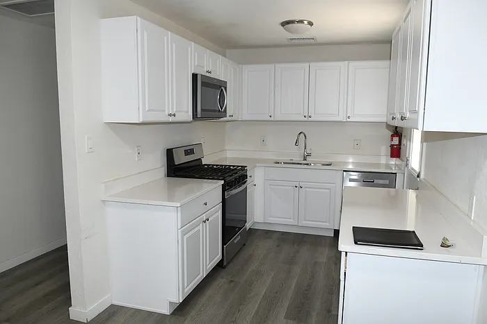 1339 E Glenrosa Ave — Photo 4