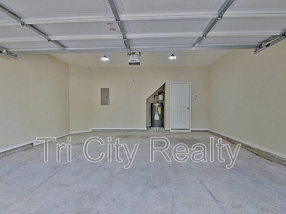3rd image of 111 Covington Ter