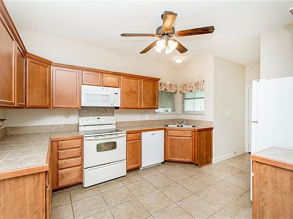 3rd image of 39113 Creek Dr