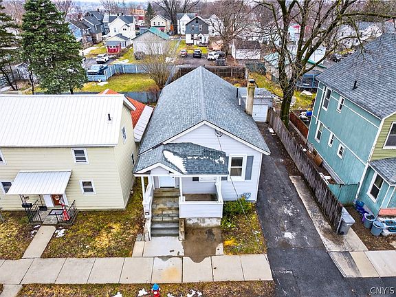 5th image of 121 2nd St