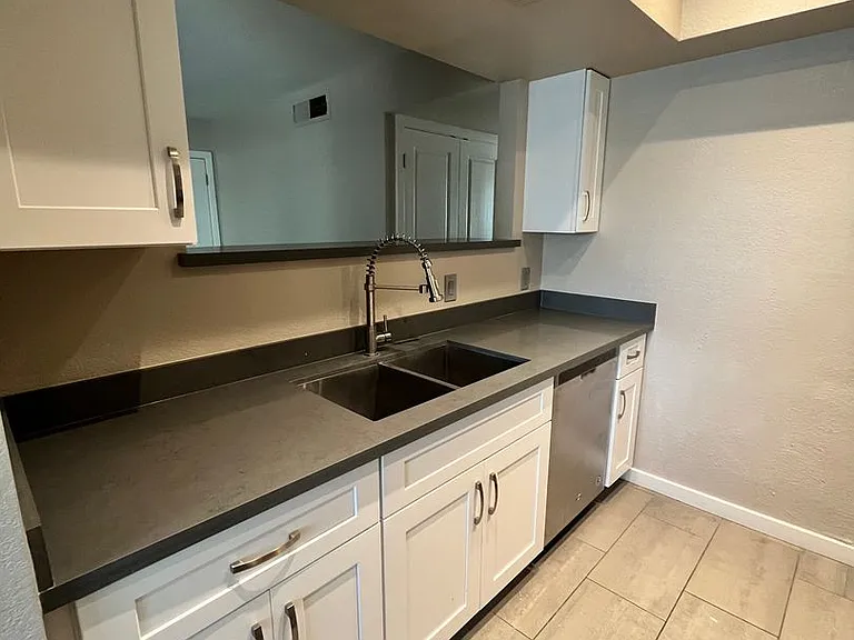 616 S Hardy Dr #111 — Photo 25