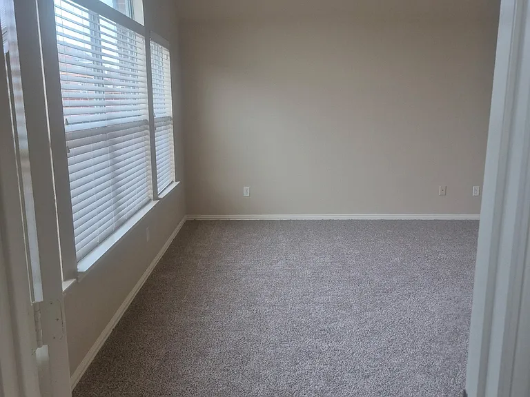 709 Shady Meadow Ln — Photo 11