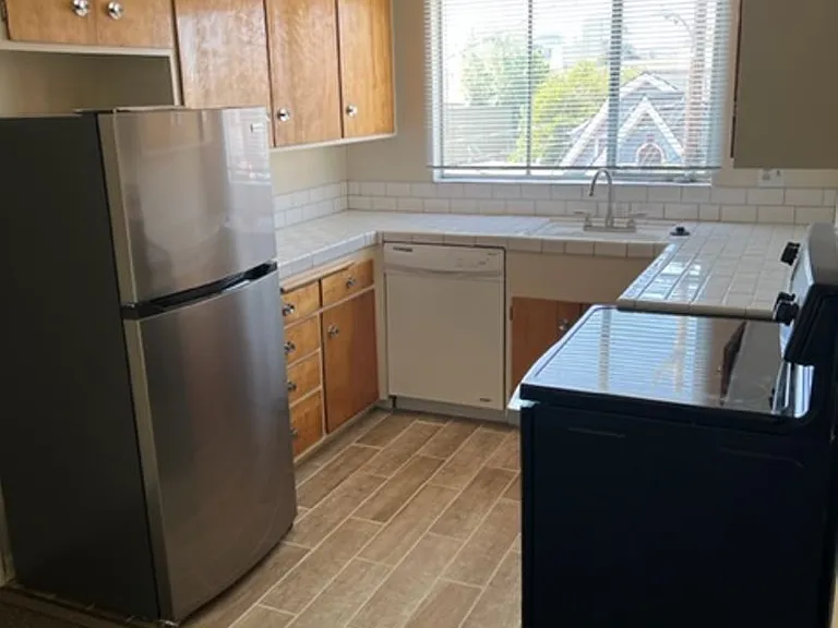 252 Acton Pl — Photo 6