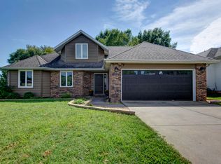 3344 E Cardinal St, Springfield, MO 65804