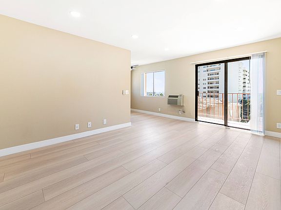 4th image of 7250 Hillside Ave #202