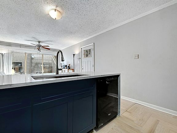 5th image of 1304 Summit St APT 101