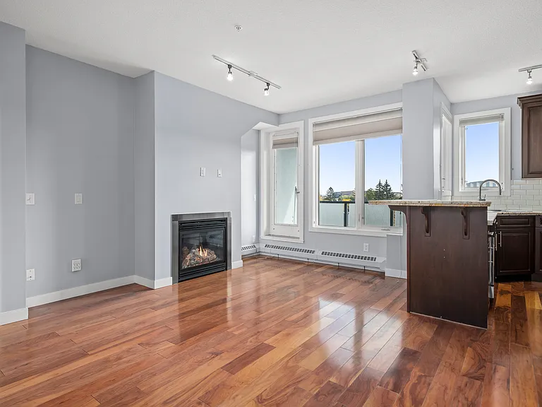 328 21st Ave SW #501 — Photo 7