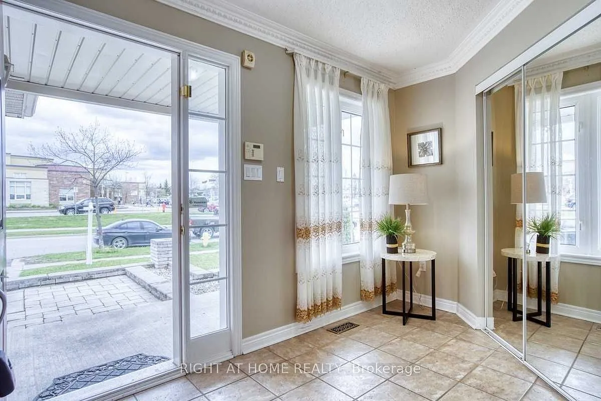 4 bed, $3,450 — Photo 2