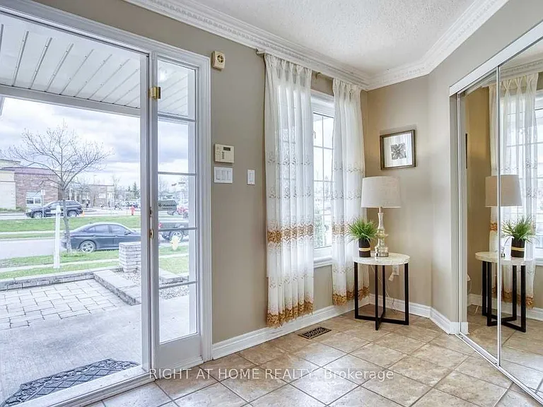 636 Ormond Dr #MAIN FL — Photo 2