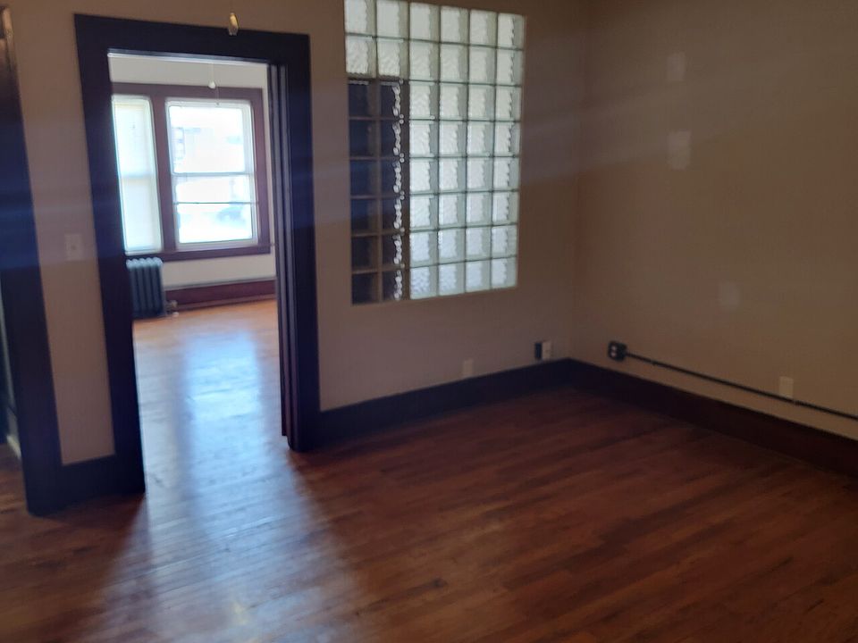 1st image of 2714 Ingersoll Ave #723741