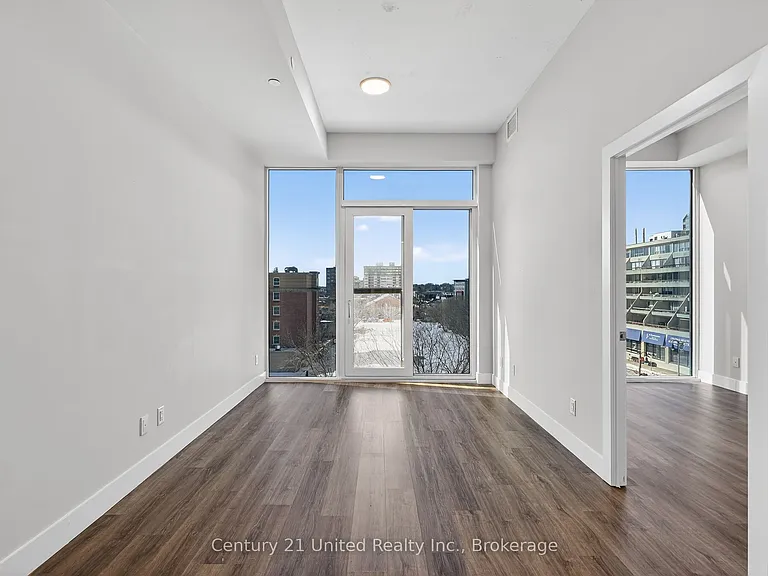 80 Bond St E #816 — Photo 13