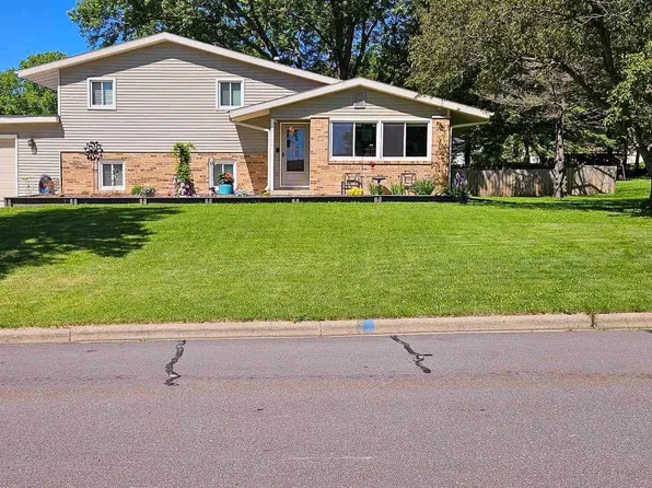 2100 E Preston Dr, Richland Center, WI 53581
