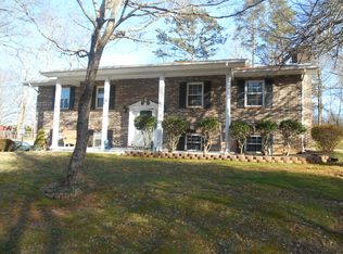 215 Bowman Bend Rd, Harriman, TN 37748