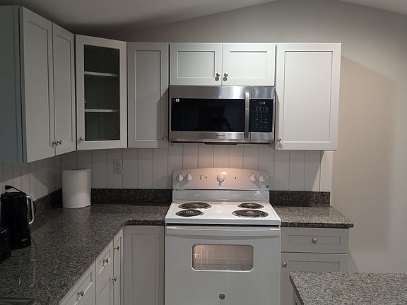 3rd image of 7633 Sunwood Dr