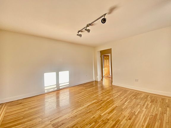 5th image of 183 Pinehurst Ave #54