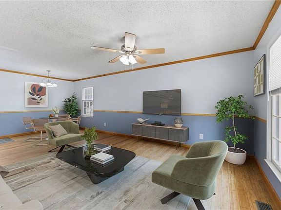 3rd image of 5204 Woodlane Dr