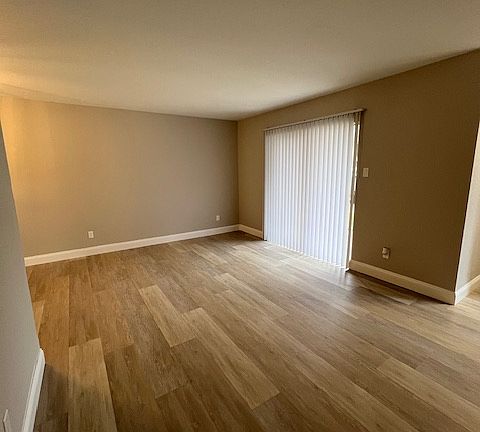 2nd image of 4162 Treadway Rd APT 12